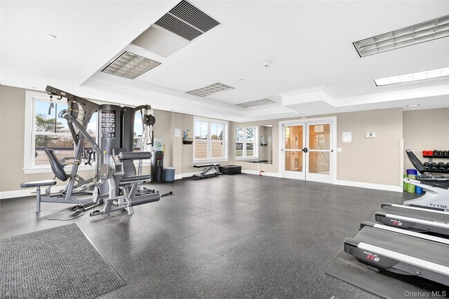 Building Photo - 225 Stanley Ave