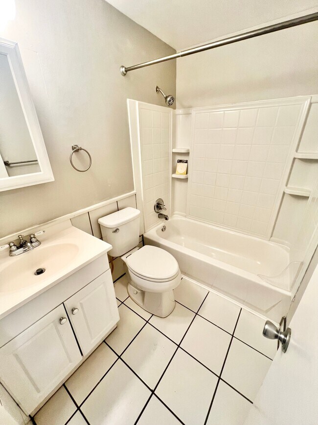 IMG_9451 - Oak Street Apartments