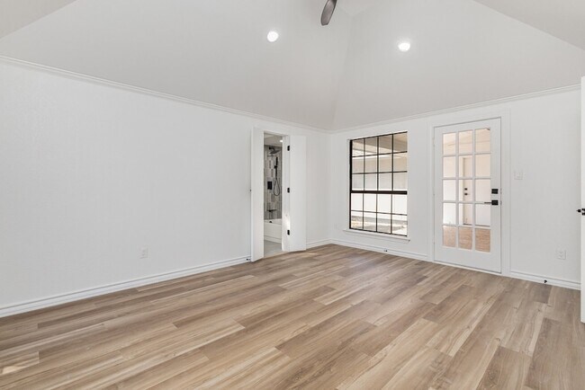 Building Photo - 922 Sycamore Creek Rd