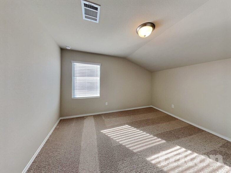 Building Photo - 5100 Saddle Clb Dr