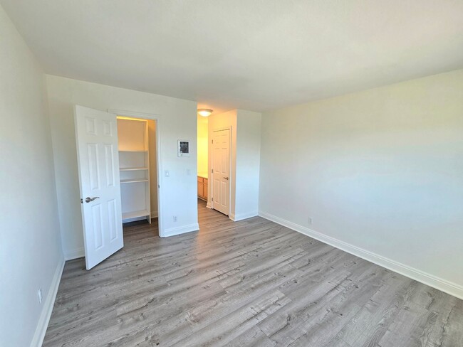 Building Photo - Recently Upgraded 1 bedroom, 1 bathroom Co...