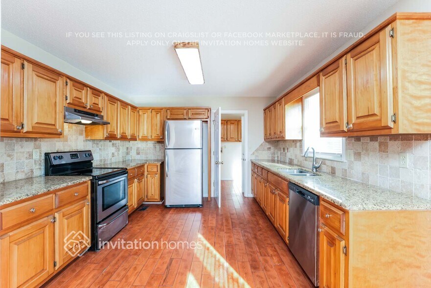 Building Photo - 2440 Sherrie Ln SW