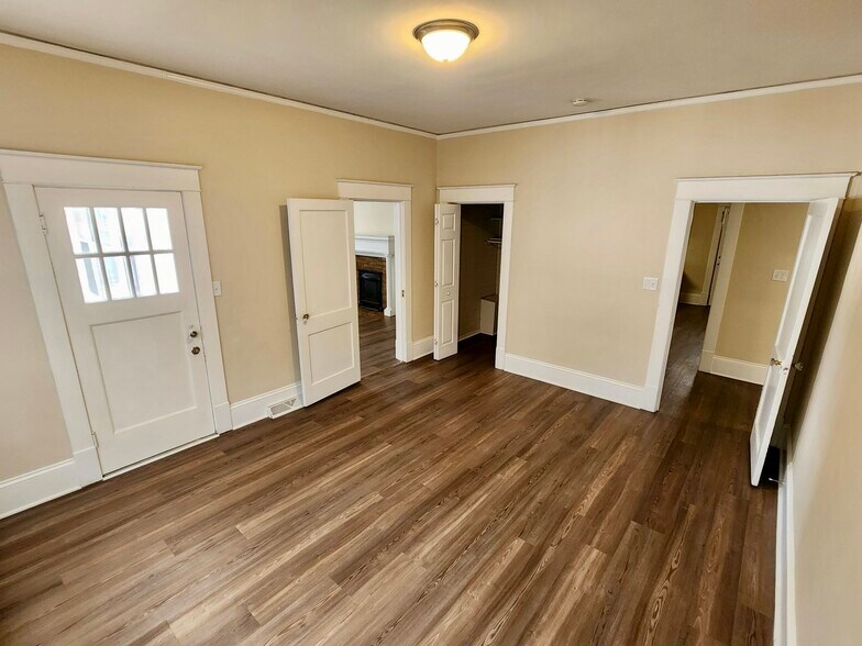 Living Room - 1628 S Main St