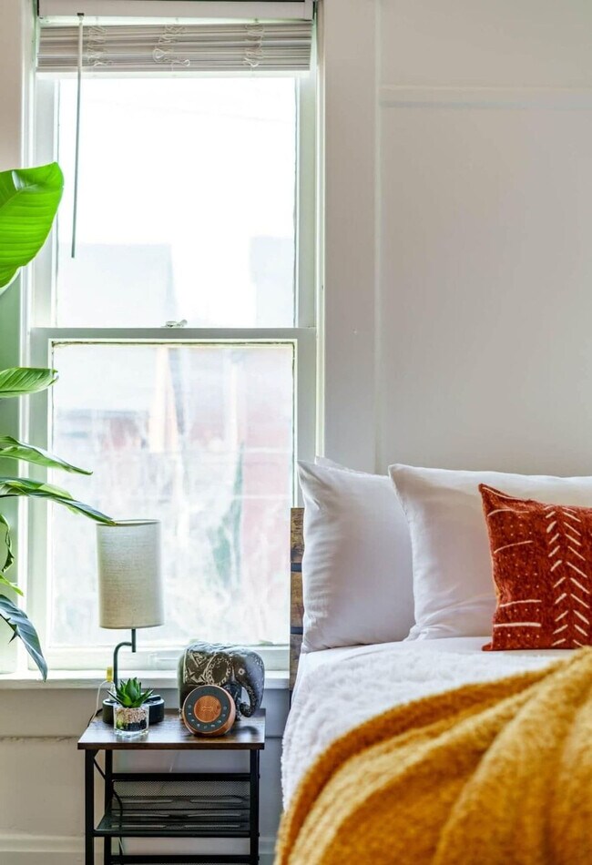 Building Photo - 575 1/2 City Park Avenue-SI ID1265634P