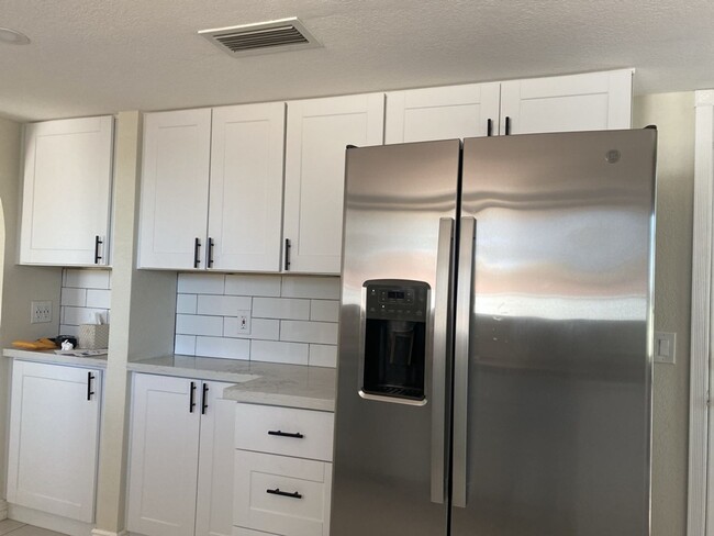 Building Photo - SUPER CUTE 2bed/2bath in Apache Junction!