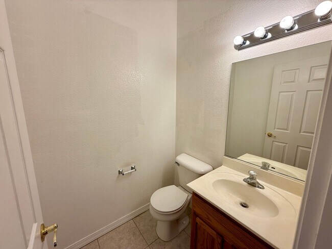 Building Photo - 2116 Roy Rogers Way