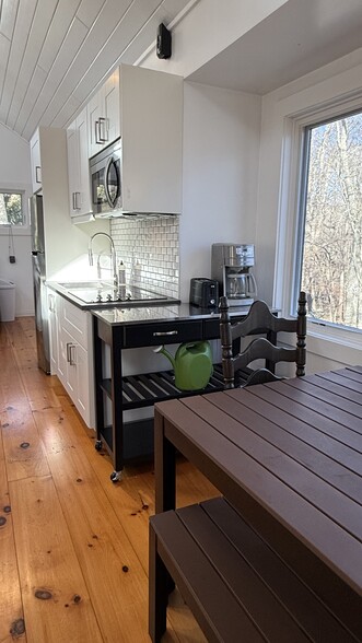 Kitchen - 33 Conant Valley Rd