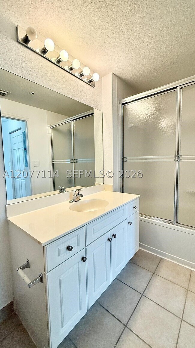 Building Photo - 2806 Veronia Dr