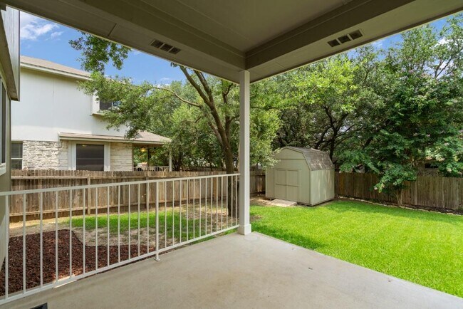 Building Photo - 2704 Greenlee Dr