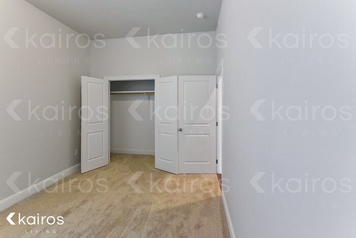 Building Photo - 4848 W Dacha Ln