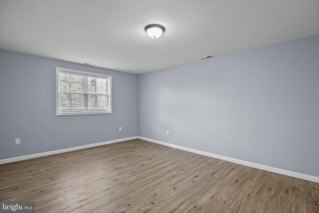 Building Photo - 338 Goldenridge Dr