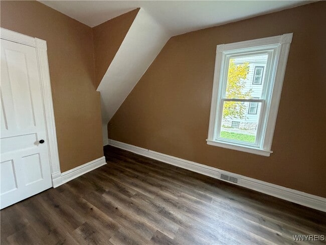 Building Photo - 21 Abbottsford Pl