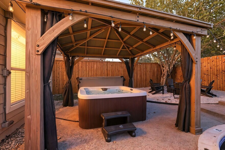 Building Photo - 5709 Courtney Cir