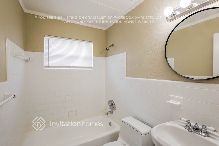 Building Photo - 617 SW 4th St