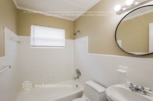 Building Photo - 617 SW 4th St