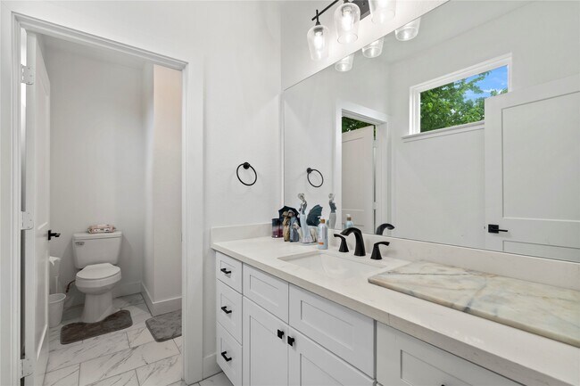 Building Photo - 1222 Mcneil St