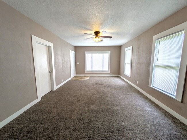 Building Photo - 4315 Brandon Ave