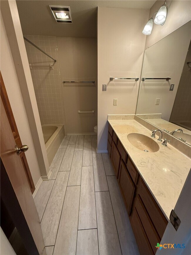 Building Photo - 1133 Ashby St