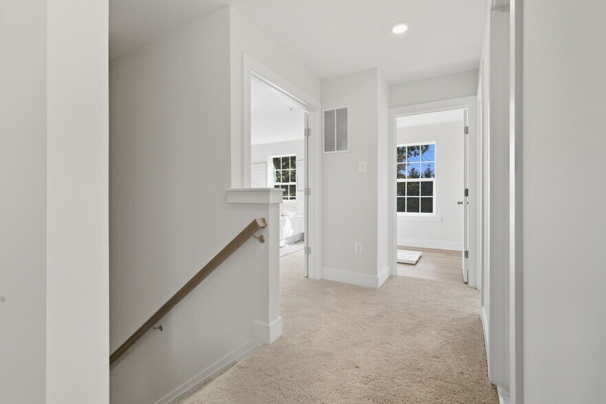 Building Photo - 328 Ridge Rd