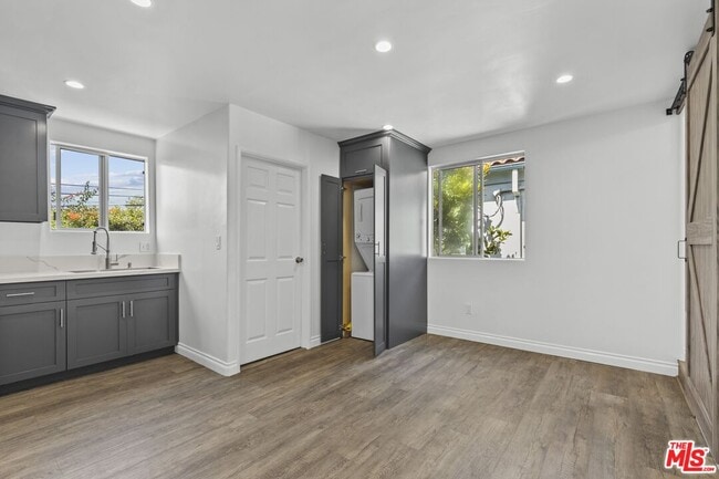 Building Photo - 205 7th Ave