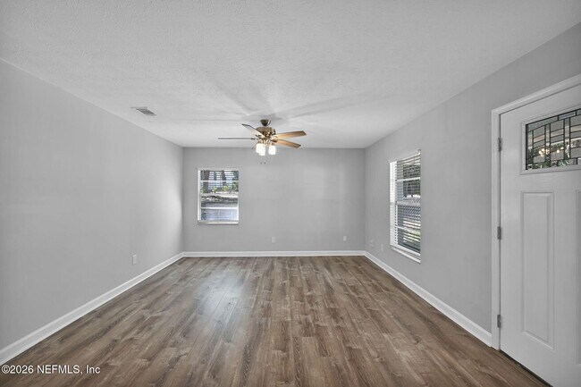 Building Photo - 133 Cll Menendez