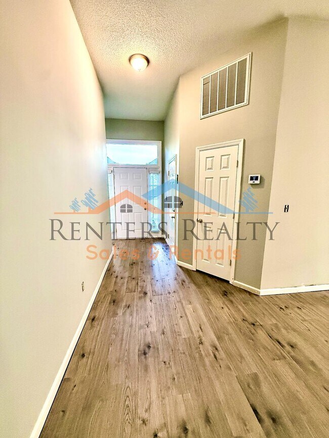 Building Photo - Beautiful 3-Bedroom Home in Madison’s Highly Desired Bob Jones High School District