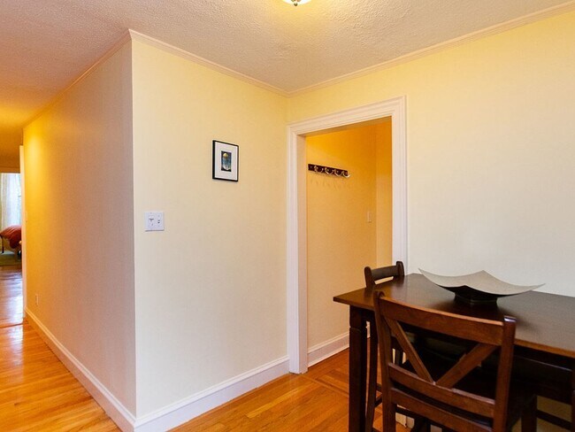 Building Photo - 105 Marlborough St