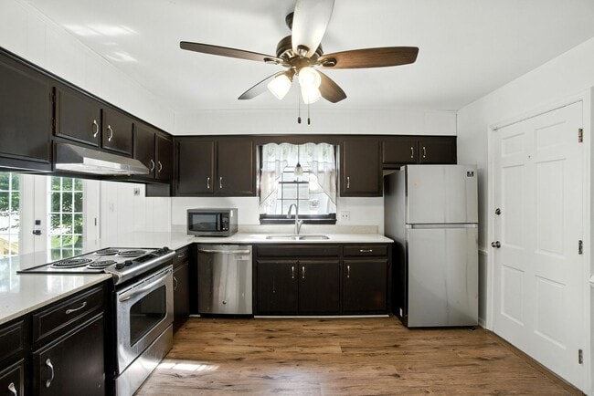 Building Photo - 24 Bohnert Dr