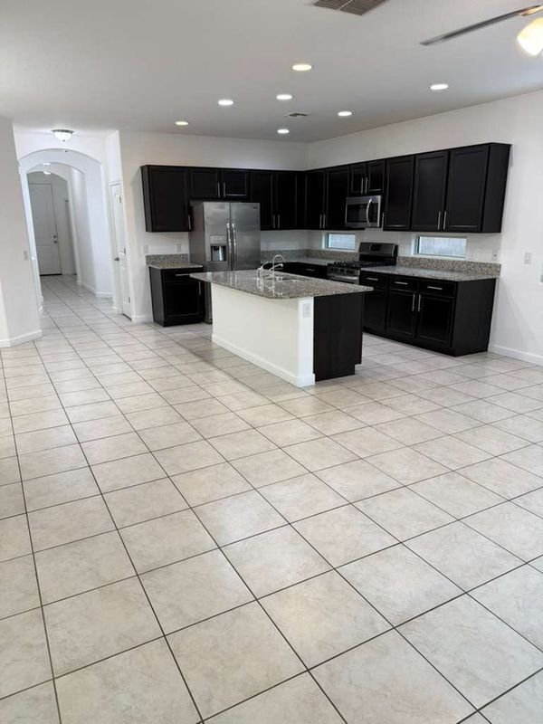 Building Photo - 41326 W Jenna Ln