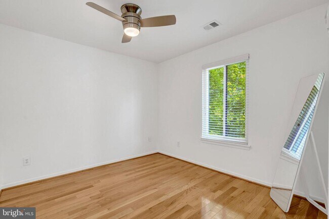 Building Photo - 2990 Borge St