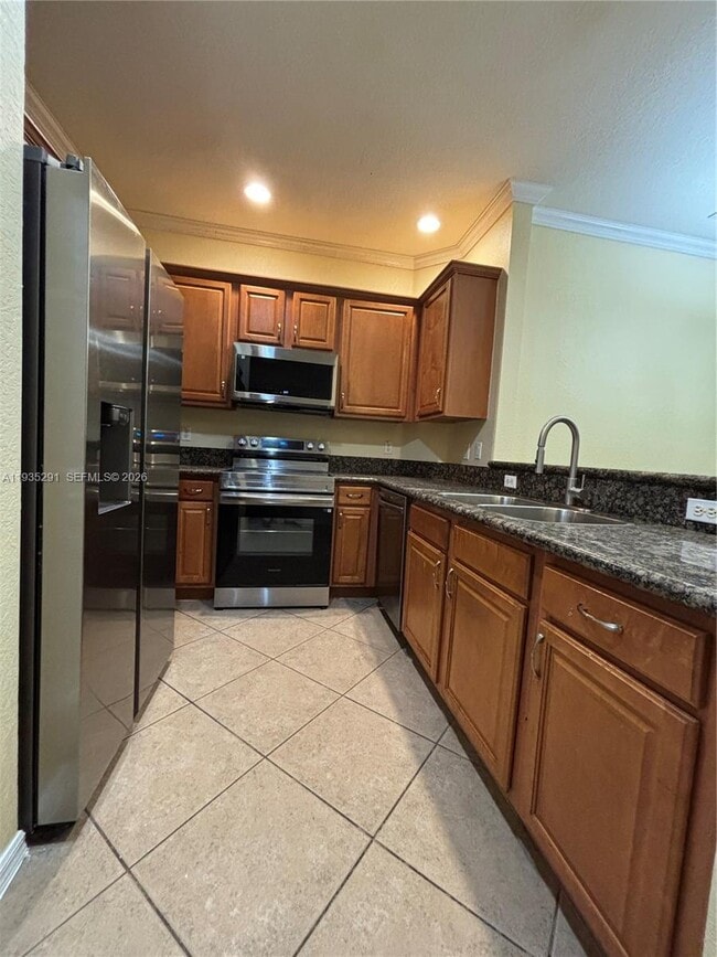 Building Photo - 9053 Plymouth Pl