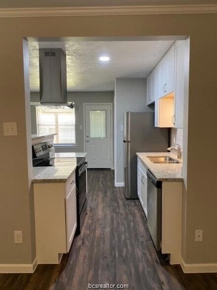 Building Photo - 1401 Airline Dr