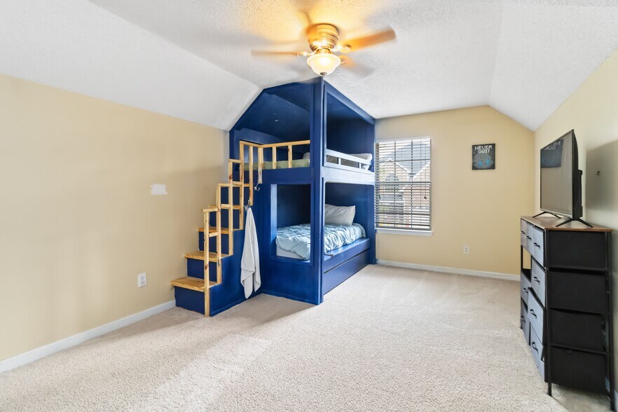 Building Photo - 4273 Holliday Rd