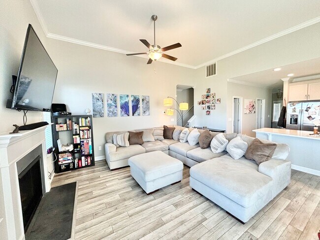 Building Photo - Pristine 3BR/3BA Home with Community Pool & Fenced Yard in Northeast Columbia! Available June 12th!