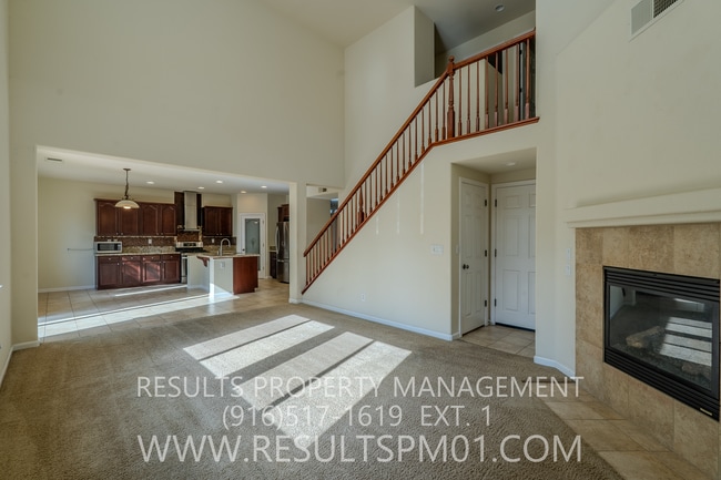 Building Photo - Lovely Lincoln 4 Bedroom 2.5 Bath w Clubho...