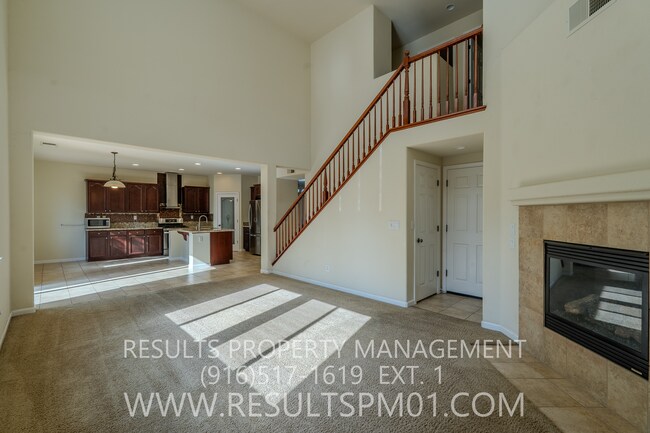 Building Photo - Spacious Lincoln 4 Bedroom 2.5 Bath w Club...