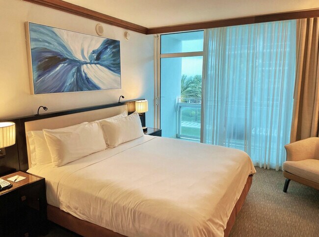Building Photo - 6801 Collins Ave