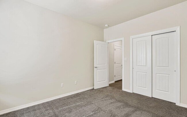 Building Photo - 2911 Aragon Ave