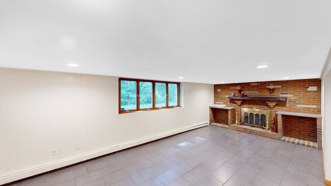 Building Photo - 22 Starview Dr