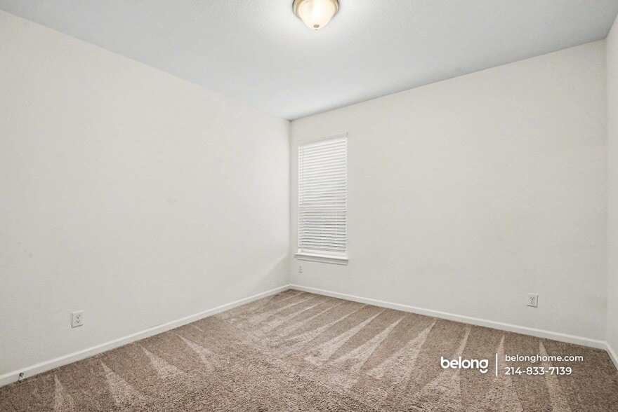 Building Photo - 5458 Ridgeway Dr