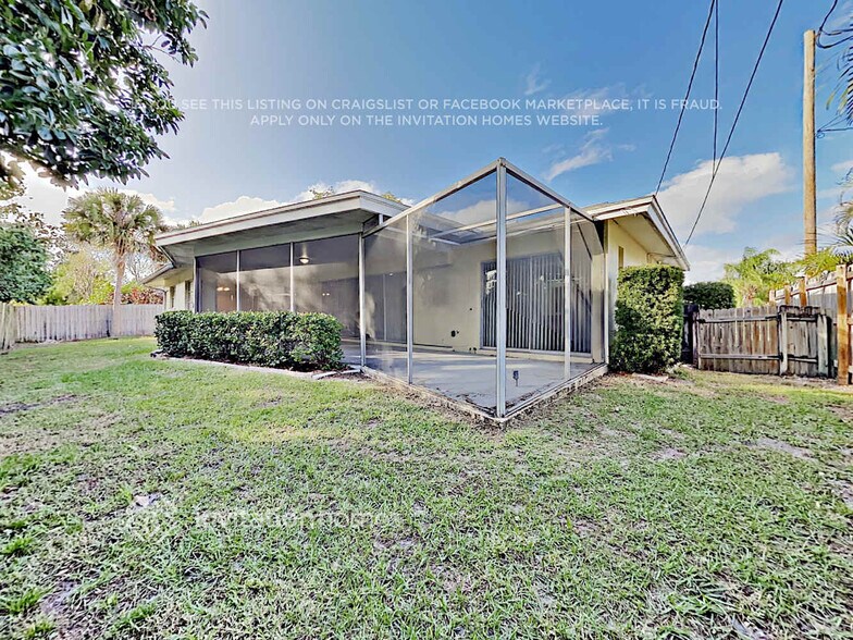 Building Photo - 2194 Lanai Ave