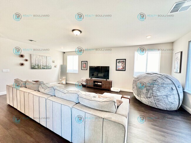 Building Photo - Welcome to your dream home, where modern elegance meets unparalleled convenience!