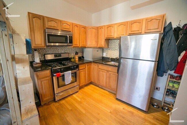 Building Photo - 26 Pinckney St