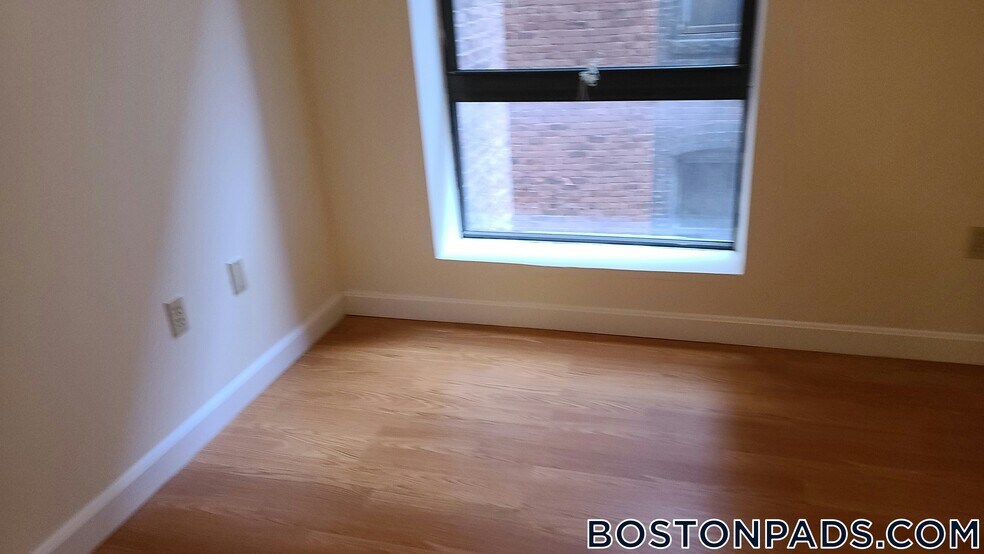 Building Photo - 81 Essex St