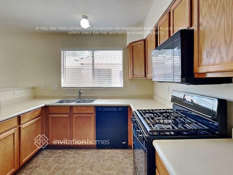 Building Photo - 4529 Possum Berry Ln