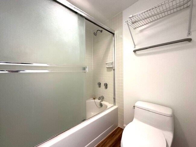 Building Photo - 2 Bedroom, 2 Bathroom, 2 Parking (Iolani P...
