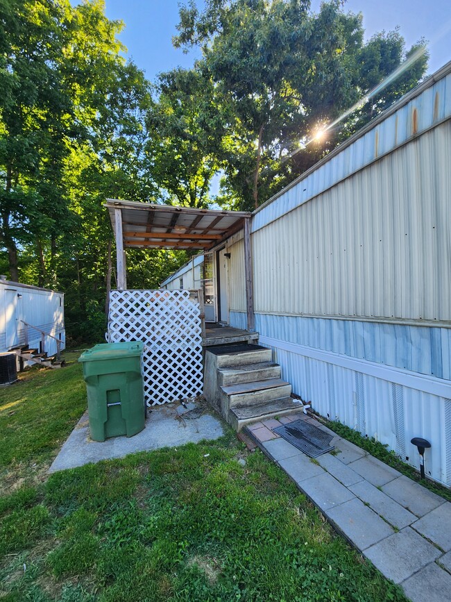 Building Photo - 2352 Park Edge Way