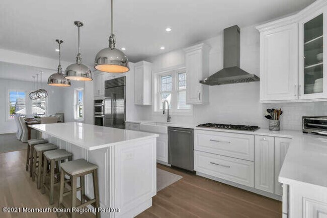 Building Photo - 916 Ocean Ave