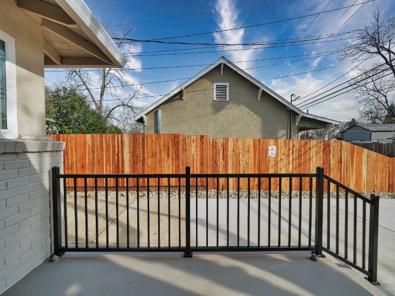 Building Photo - 308 6th St