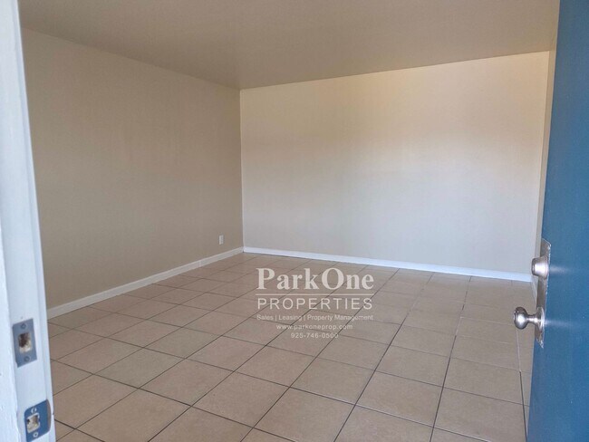 Building Photo - 919 Carpino Ave